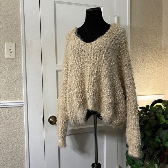 POL Soft Fuzzy White/Ivory Slouchy Oversized Sweater - Picture 12 of 16
